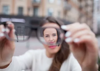 Siva mrena i razlozi zašto ne biste trebali odgađati operaciju