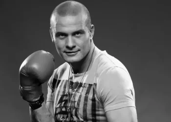 Svijet boksa u šoku, bivši izazivač za pojas svjetskog prvaka preminuo u 45. godini