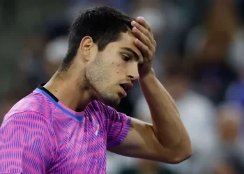 Teniska senzacija u Parizu: Francuz eliminisao Carlosa Alcaraza u osmini finala