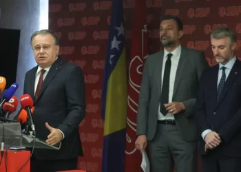 Trojka: Umjesto odgovora na obmane i laži Bakira Izetbegovića, postaviti ćemo mu nekoliko pitanja. Evo koja