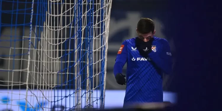 Boysi potjerali igrače Dinama u svlačionicu. Jednu su zvijezdu uzeli na zub: “Pa kako te nije sram”