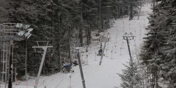 Danas oblačno uz prolazne padavine. Na Bjelašnici jutros izmjerena minus četiri stepena