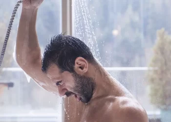 Doktor upozorava: Ova tri mjesta većina zaboravi oprati tokom tuširanja