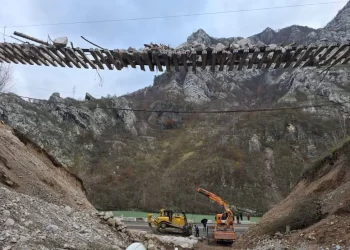 I dalje se radi na raščišćavanju ruševina i sanaciji putnih komunikacija  u Donjoj Jablanici