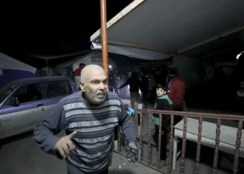 Izraelci večeras izveli stravičan napad na Gazu: Skoro 50 Palestinaca ubijeno u zračnom udaru na bolnicu