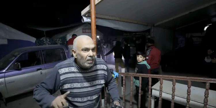 Izraelci večeras izveli stravičan napad na Gazu: Skoro 50 Palestinaca ubijeno u zračnom udaru na bolnicu