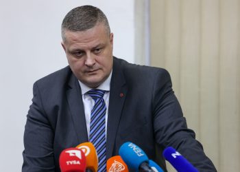 Mijatović uoči sjednice NSRS: Stranci, aj više odlučite šta ćete s nama. Predugo traje ovaj eksperiment