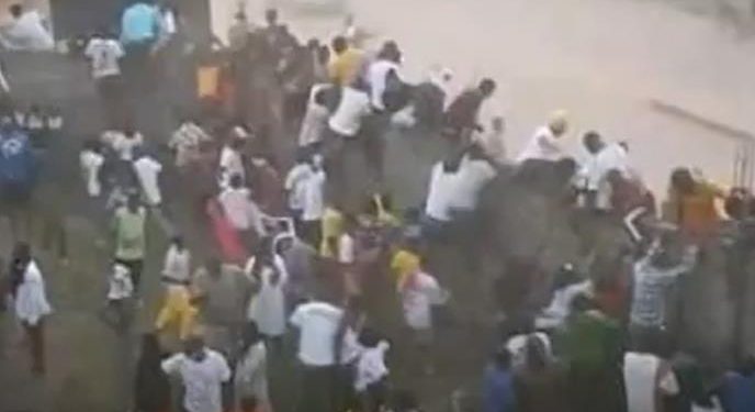 Ministar ušao na teren pa poništio crveni karton, nakon čega su uslijedile najsmrtonosnije scene u historiji fudbala