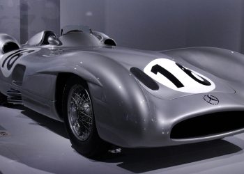 Originalna Srebrna strijela na aukciji: Legendarni Mercedes-Benz srušit će rekord