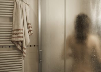 Pjena za brijanje rješava problem zamagljenog stakla. Nećete vjerovati da ovo stvarno radi