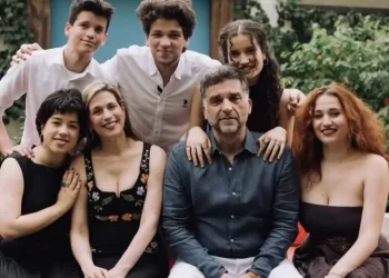 Pogledajte s kojom slikom je Danis Tanović čestitao Novu godinu: Na njoj su dva političara