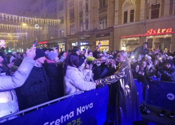 Sara Jo rasplesala hiljade posjetilaca, u istom ritmu nastavio fenomenalni DJ Topic