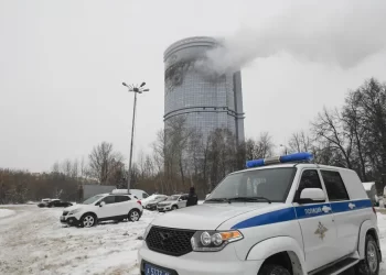 Ukrajinci dronovima zasuli grad 1.000 km duboko u Rusiji: Pogođen neboder, snimci su dramatični