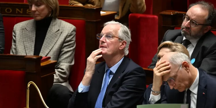 Velika neizvjesnost nadvila se nad Francusku. Pala Vlada, šta se sada događa?