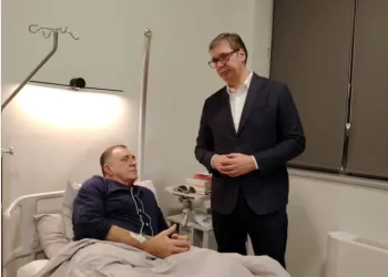 Vučić posjetio Dodika u bolnici: Poželio sam mu brz oporavak