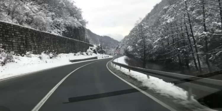 BIHAMK: Upozorenje na poledicu u višim predjelima na ovim putnim pravcima