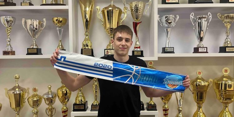 Bh. reprezentativac Jan Bulajić prvi profesionalni ugovor potpisao s klubom iz Podgorice