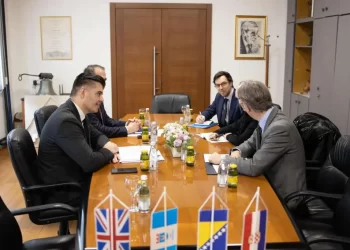 Britanski ambasador Julian Reilly u Širokom Brijegu razgovarao sa lokalnim vlastima