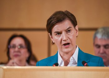 Brnabić u panici: Blokada skupštine Srbije je neozbiljan potez. Ja to neću dozvoliti
