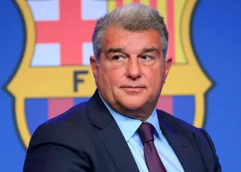 Dok se bori za registraciju Olma Laporta je doživio težak udarac