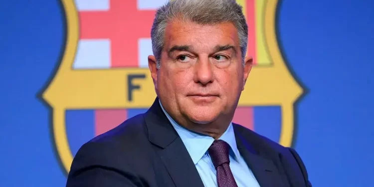 Dok se bori za registraciju Olma Laporta je doživio težak udarac