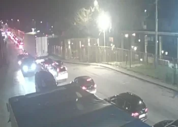 Duge kolone vozila na izlazu iz Bosne i Hercegovine