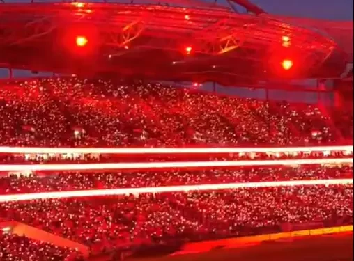Fantastična atmosfera na stadionu Benfice, posebnu čar dao ‘svjetlosni šou’