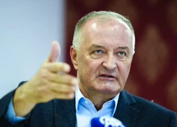 Helez zaprijetio: Oni koje se ogluše o ovu odluku mogu očekivati istu sudbinu kao i Dodik. Pa ko voli, nek izvoli