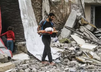 Jezive priče iz Gaze: Palestinci tragaju za tijelima svojih najbližih pod ruševinama