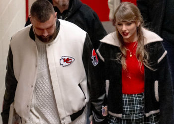 Ljubavna priča o Taylor Swift i Travisu Kelceu nikog ne ostavlja ravnodušnim. Ona ga je čekala…