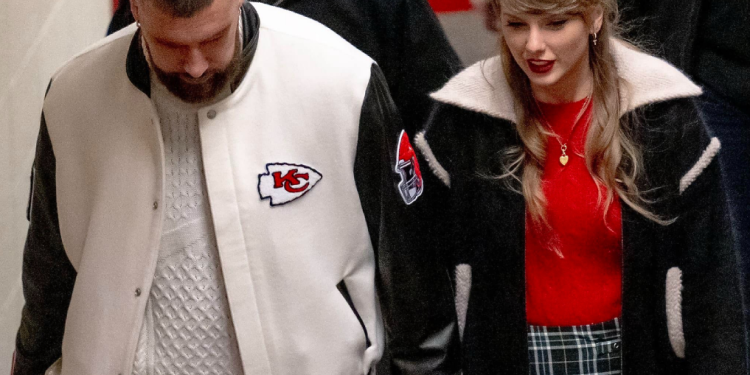 Ljubavna priča o Taylor Swift i Travisu Kelceu nikog ne ostavlja ravnodušnim. Ona ga je čekala…