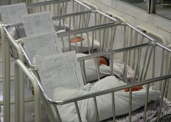 Majka ostala bez bebe: Lažna medicinska sestra izvela šokantnu otmicu