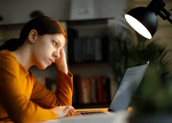 Mentalno zdravlje mladih u Francuskoj pogoršano zbog COVID-19, veliki porast zahtjeva za terapijom