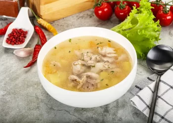 Mnogi se kunu u pileću supu kao lijek za prehladu. Ali, je li to zaista tačno. Naučnici imaju odgovor na popularni mit