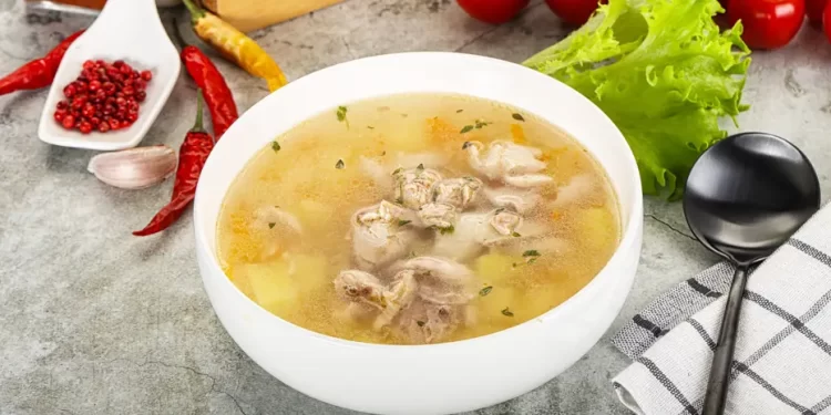 Mnogi se kunu u pileću supu kao lijek za prehladu. Ali, je li to zaista tačno. Naučnici imaju odgovor na popularni mit