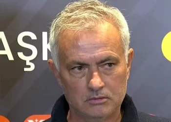 Mourinho poludio zbog pitanja novinara: Zašto se bojite da kažete istinu, čega se plašite?