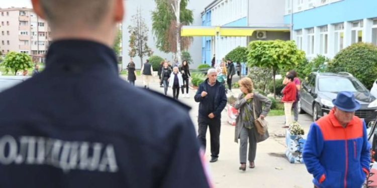 Nakon dojava o bombama: Pojedine škole nastavljaju sa radom u Banjoj Luci, u nekima nema nastave ni u drugoj smjeni