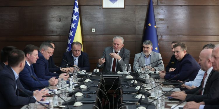 Pao dogovor na sjednici ESV-a: Vlada FBiH će refundirati dio doprinosa za minimalac, ali i za one radnike kojima se poveća plaća do 450 KM