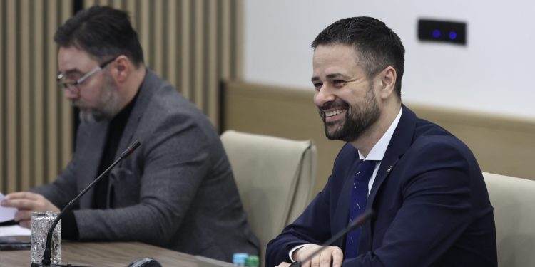 Počela sjednica Vijeća ministara, SNSD-ovi ministri stigli veseli i nasmijani