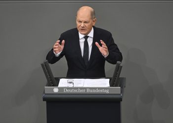 Scholz optužio Merza: Konzervativci flertuju s krajnjom desnicom zbog migracija