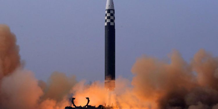 Sjeverna Koreja testirala smrtonosni projektil koji probija sve prepreke