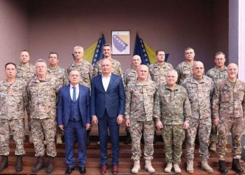 Uručeni činovi novopostavljenim generalima i Zlatna plaketa parlamentarnom vojnom povjereniku