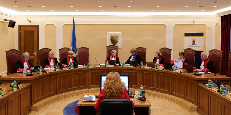 Ustavni sud BiH stavio van snage Pravilnik o nastavnom planu i programu u RS i zabranio dio iz udžbenika historije za 9.