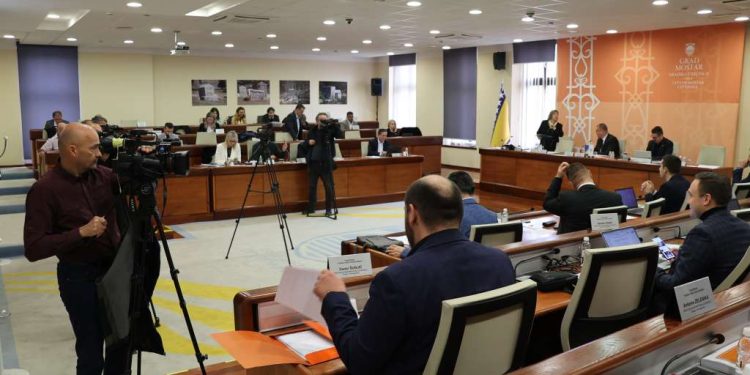 CIK oduzeo mandat HDZ-u u Mostaru i dao ga SDA. Stigla žestoka reakcija: Ovo je bezobrazno prekrajanje volje birača