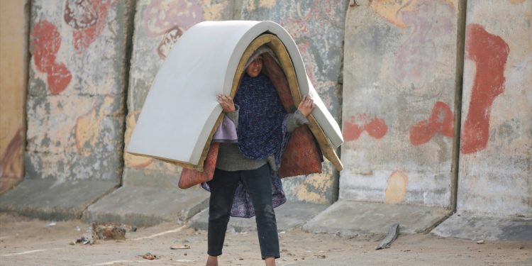 Gaza u očajnoj situaciji: Nevrijeme uništilo šatore, hiljade raseljenih porodica prepuštene hladnoći i patnji