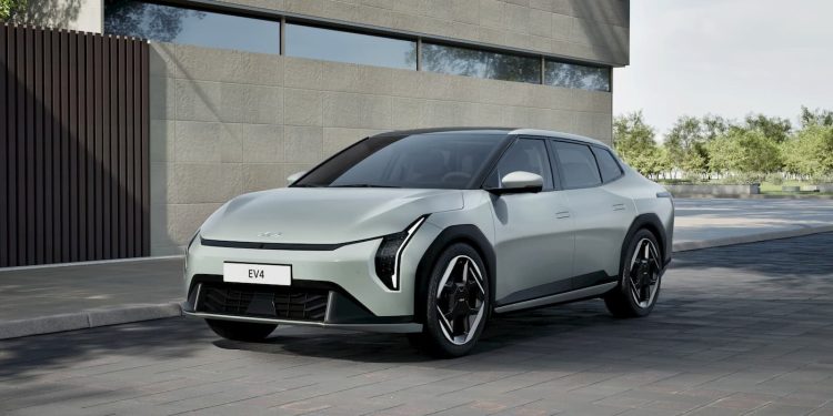Kia otkrila svoj novi kompaktni model: EV4 dolazi i kao neobična limuzina