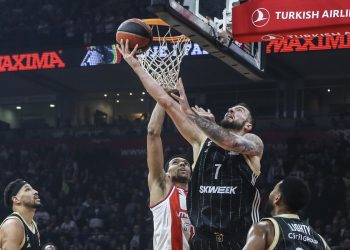 Košarkaši Crvene zvezde nakon drame savladali Asvel, imaju šanse za play-off Eurolige