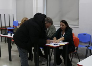 Na parlamentarnim izborima na Kosovu glasalo 40,04 posto birača, prati ih više od 18.000 posmatrača