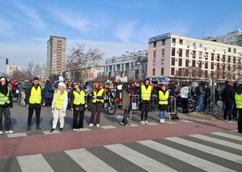 Počeo drugi dan blokade Mosta slobode u Novom Sadu: U 15 sati studenti najavili plenum s građanima