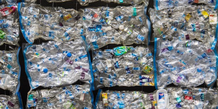 U ljudskom tijelu se nakuplja sve više plastike. Postoji i razlog zbog čega